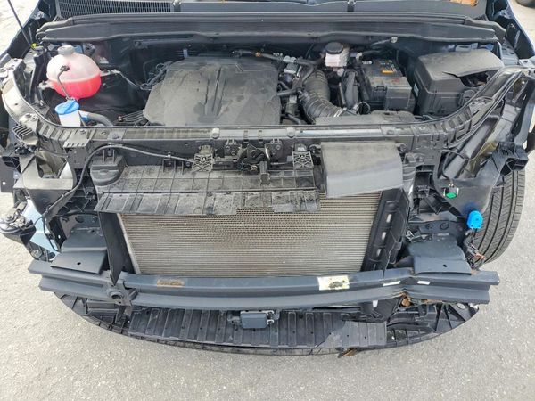 2023 KIA CARNIVAL — Engine bay