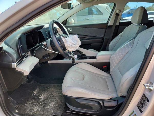 2021 HYUNDAI ELANTRA SEL — DENT
