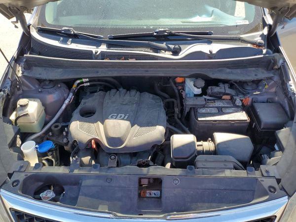 2014 KIA SPORTAGE — Engine bay