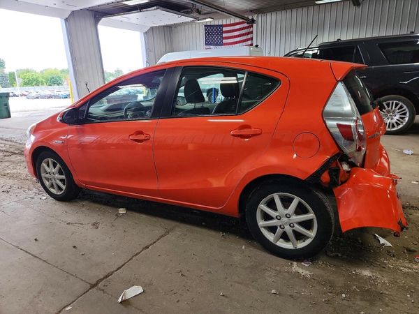2014 TOYOTA PRIUS