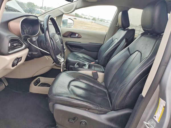 2019 CHRYSLER PACIFICA — DENT