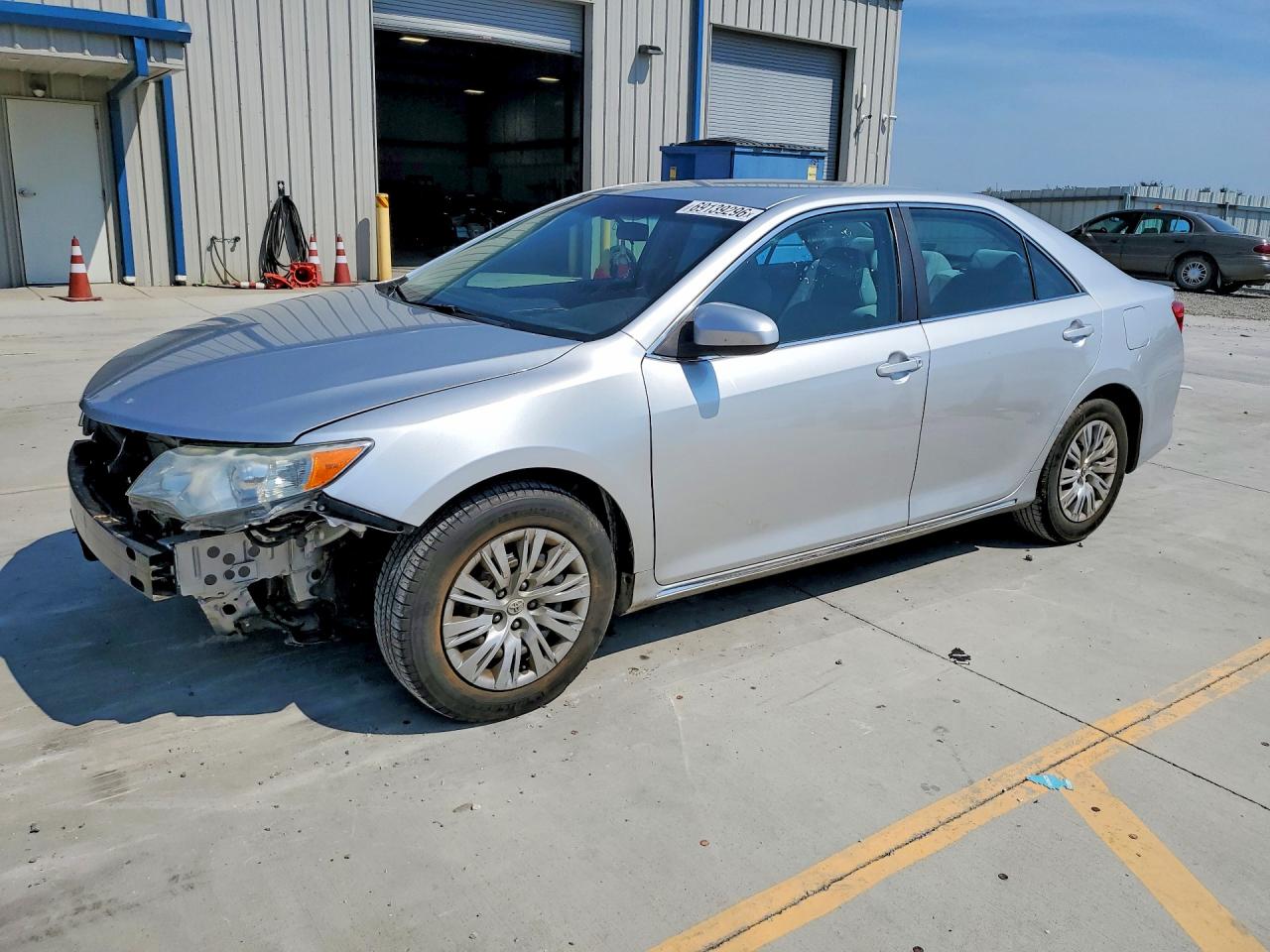 2012 TOYOTA CAMRY — Front 3/4