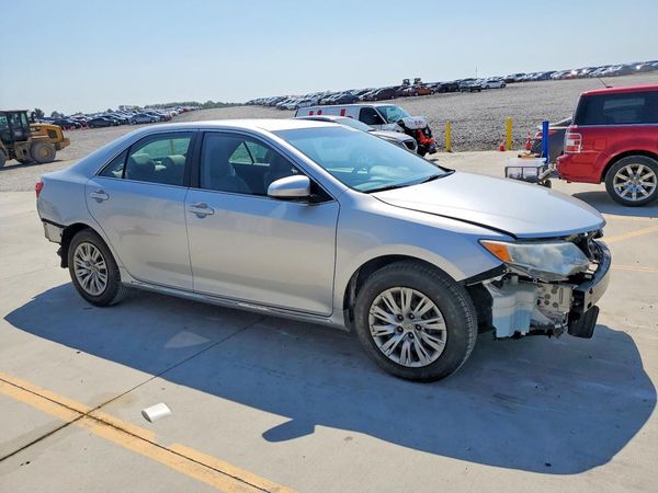 2012 TOYOTA CAMRY — Passenger 3/4