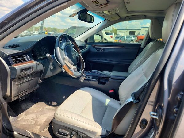 2013 LEXUS ES — DENT