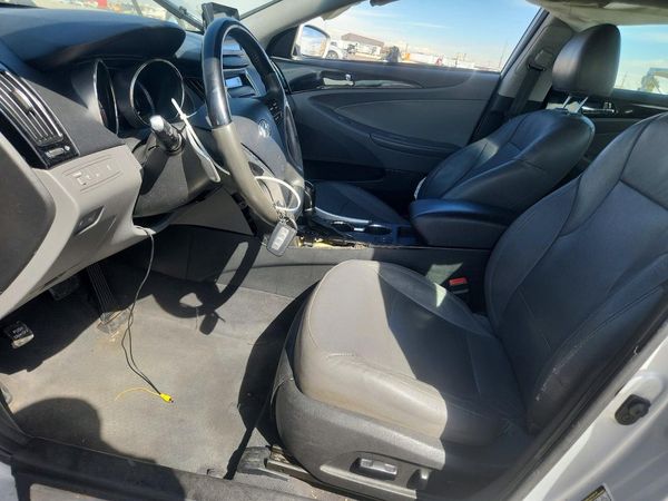 2012 HYUNDAI SONATA — DENT
