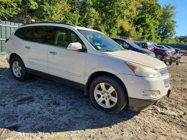 2012 CHEVROLET TRAVERSE LT — Passenger 3/4