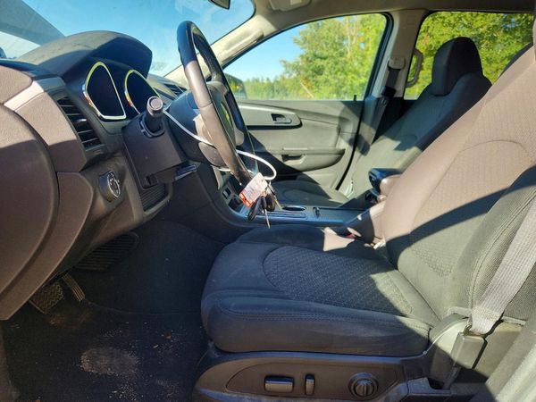 2012 CHEVROLET TRAVERSE LT — DENT