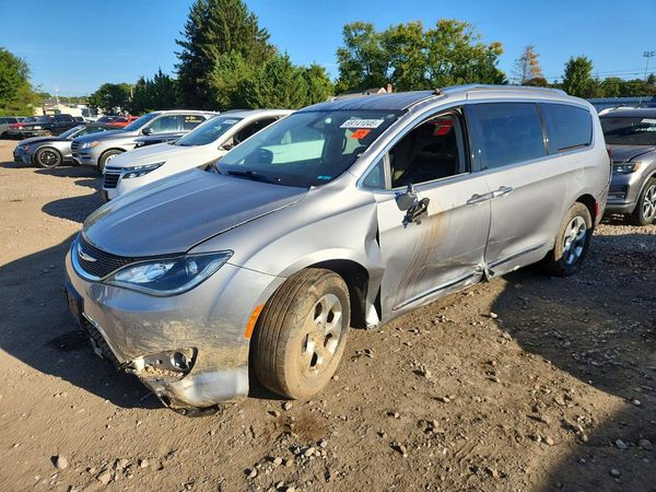 2017 CHRYSLER PACIFICA — DSFA — Front 3/4