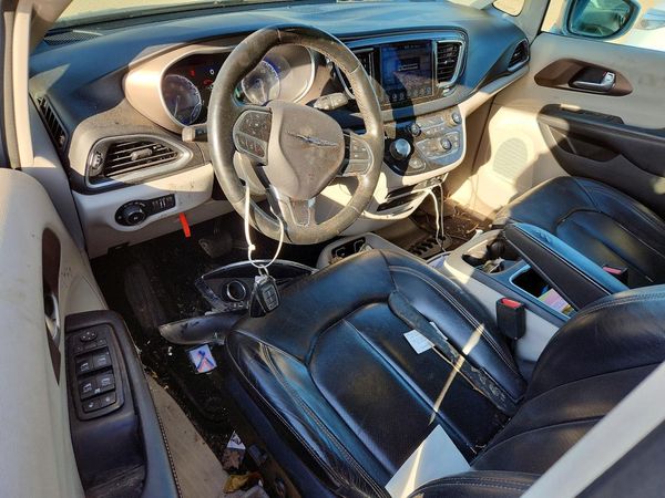 2017 CHRYSLER PACIFICA Touring L Plus — CKPT