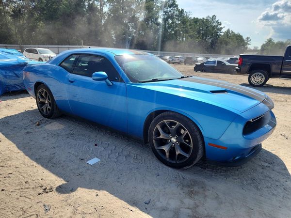 2016 DODGE CHALLENGER SXT — Passenger 3/4