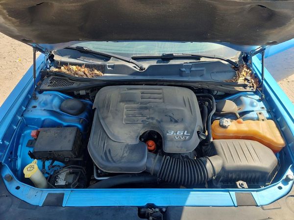 2016 DODGE CHALLENGER SXT — Engine bay