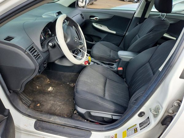 2013 TOYOTA COROLLA — DENT