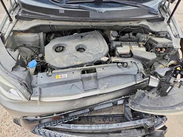 2016 KIA SOUL Exclaim — Engine bay