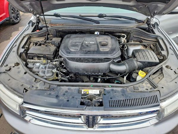 2018 DODGE DURANGO SXT — Engine bay