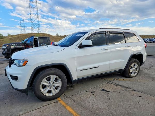 2017 JEEP GRAND CHEROKEE — Front 3/4