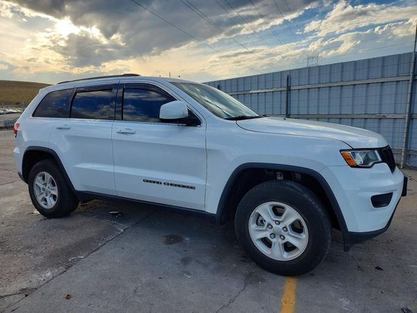 2017 JEEP GRAND CHEROKEE — Passenger 3/4
