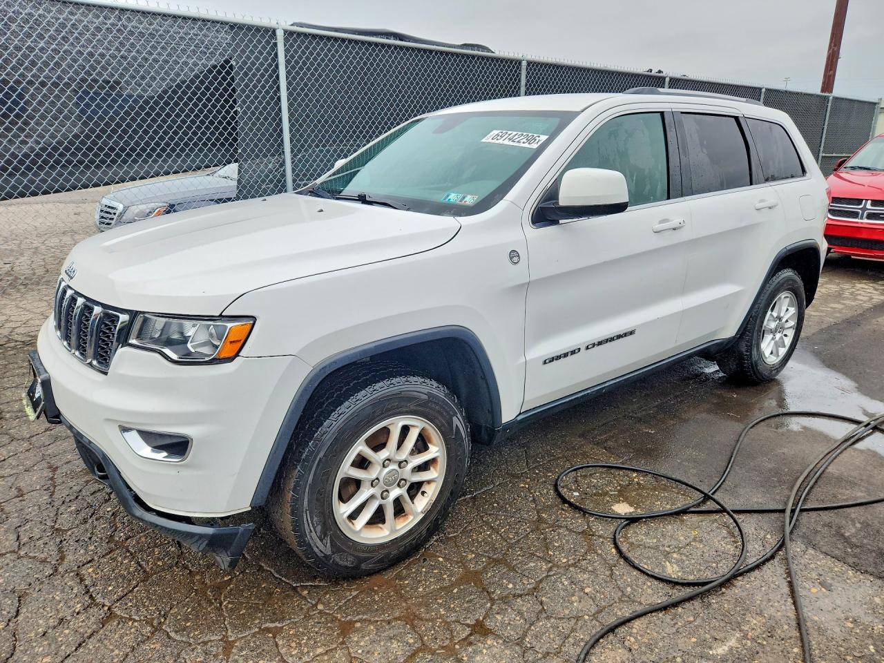 2018 JEEP CHEROKEE Laredo — Front 3/4