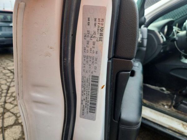 2018 JEEP CHEROKEE Laredo — VINS