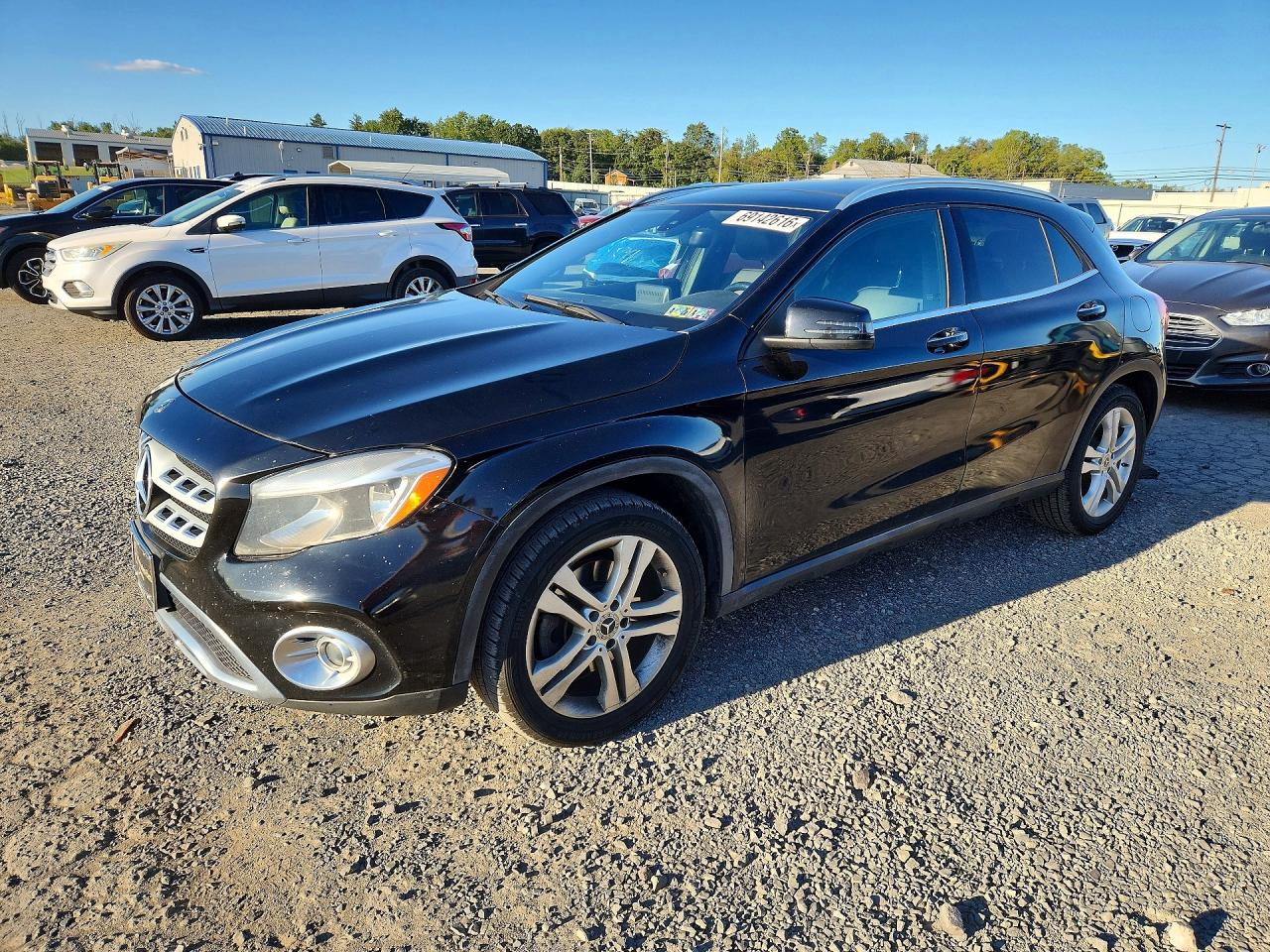 2018 MERCEDES-BENZ GLA GLA250-4M — Front 3/4