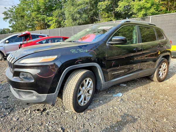 2016 JEEP CHEROKEE Latitude/Longitude/North — Front 3/4