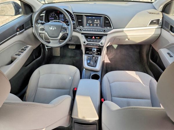 2017 HYUNDAI ELANTRA