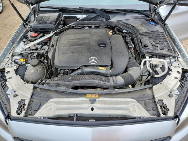 2019 MERCEDES-BENZ C C300-4M — Engine bay
