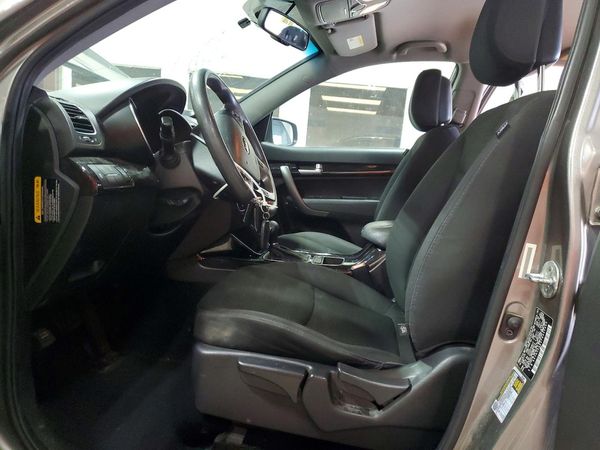 2015 KIA SORENTO GL — DENT