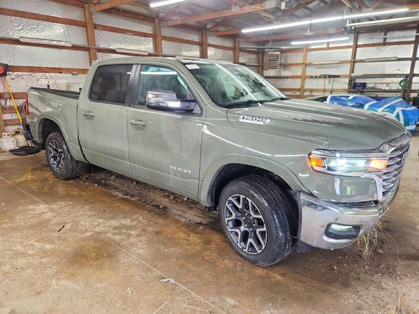2026 RAM 1500 LARAMIE CREW CAB 4X4 — Passenger 3/4