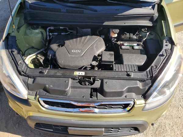 2012 KIA SOUL GL — Engine bay