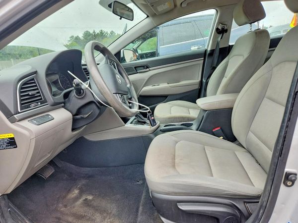 2017 HYUNDAI ELANTRA SE Base