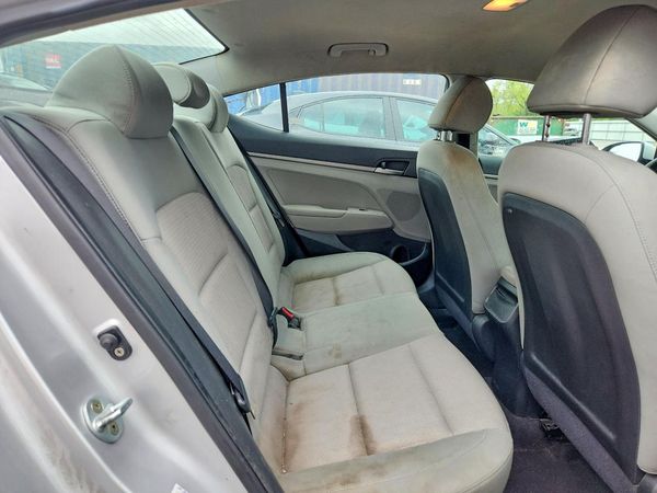 2017 HYUNDAI ELANTRA SE Base