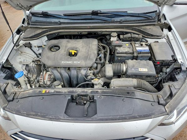 2017 HYUNDAI ELANTRA SE Base
