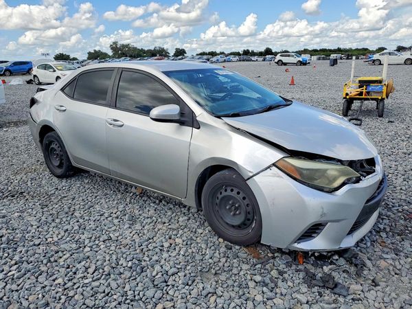 2015 TOYOTA COROLLA — Passenger 3/4