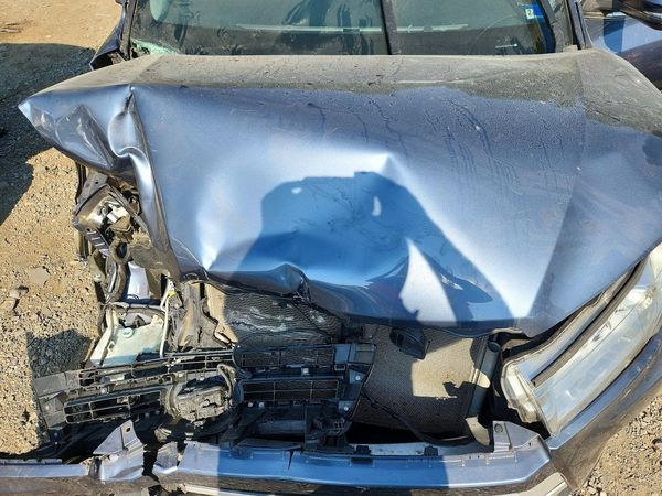 2019 TOYOTA HIGHLANDER SE/XLE — Engine bay