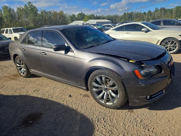2014 CHRYSLER 300 300S — Passenger 3/4