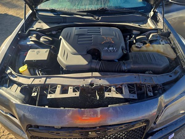 2014 CHRYSLER 300 300S — Engine bay