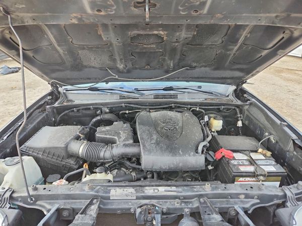 2018 TOYOTA TACOMA — Engine bay