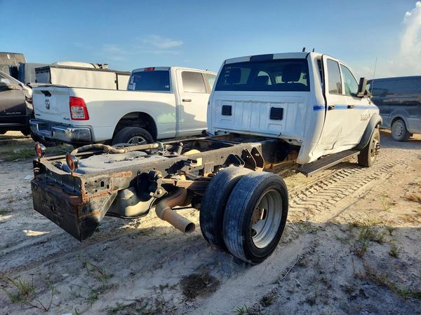 2015 RAM 4500 CREW CAB CHASSIS