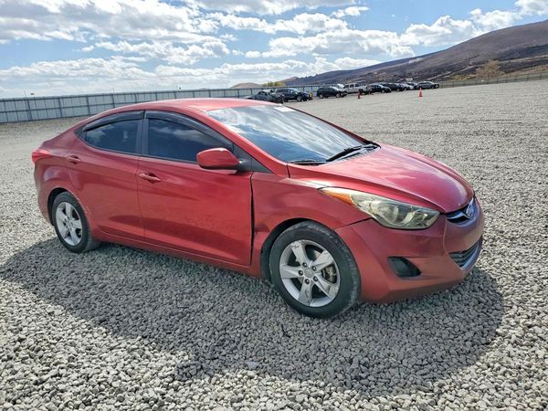 2013 HYUNDAI ELANTRA — Passenger 3/4