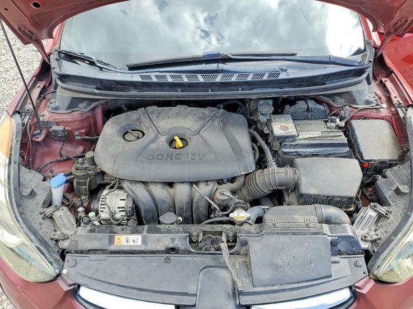 2013 HYUNDAI ELANTRA — Engine bay