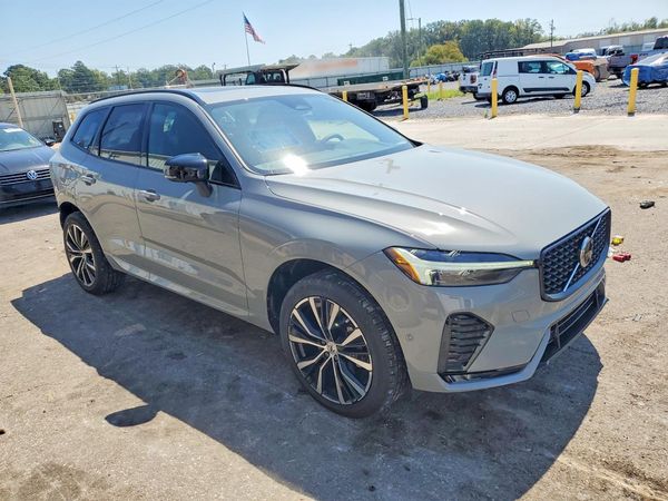 2025 VOLVO XC60 — Passenger 3/4