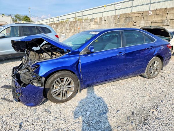2016 TOYOTA CAMRY — Front 3/4