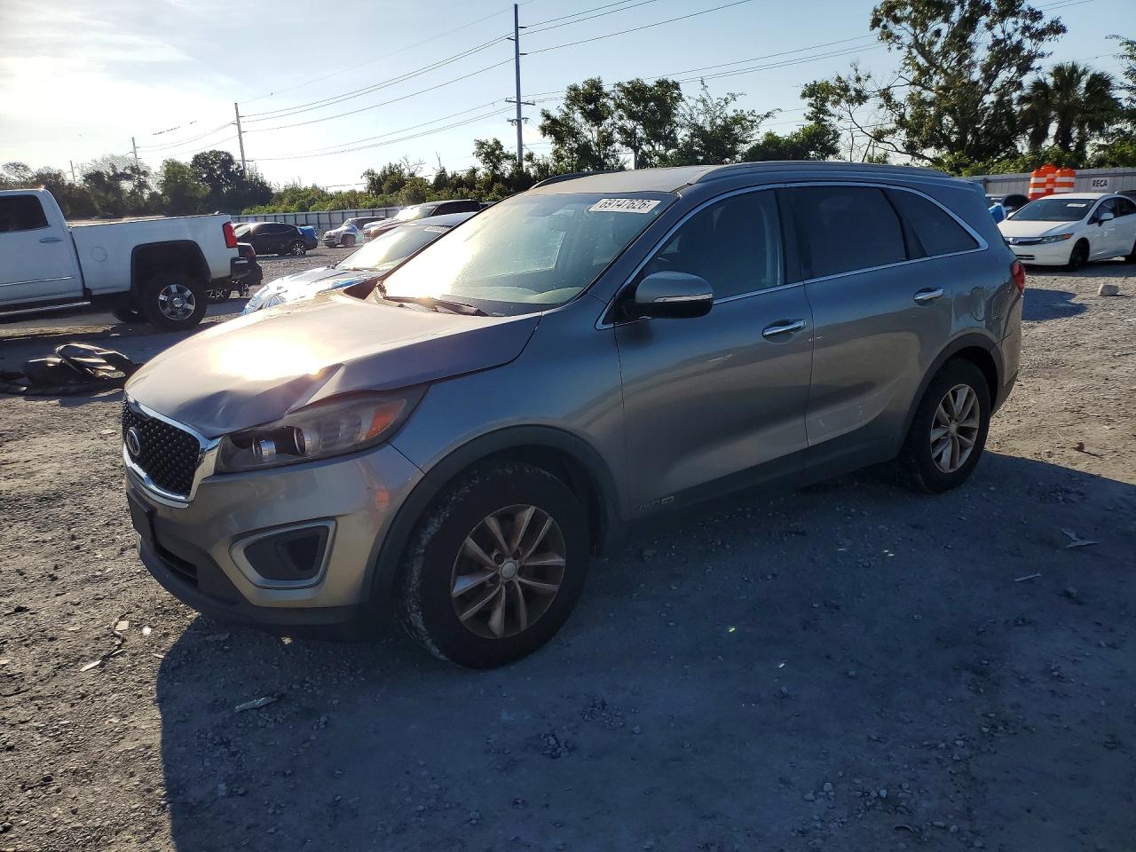 2016 KIA SORENTO L / LX