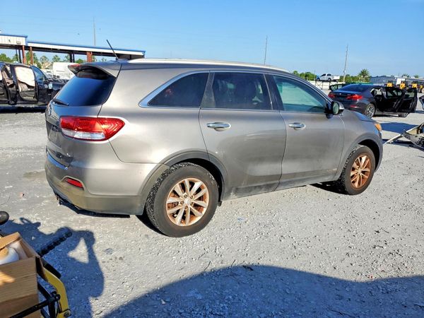 2016 KIA SORENTO L / LX