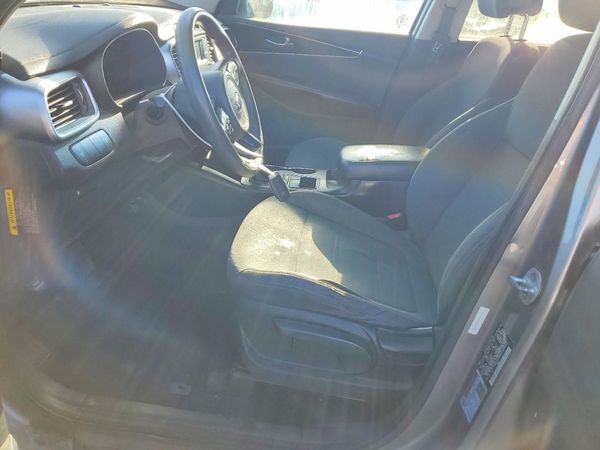 2016 KIA SORENTO L / LX