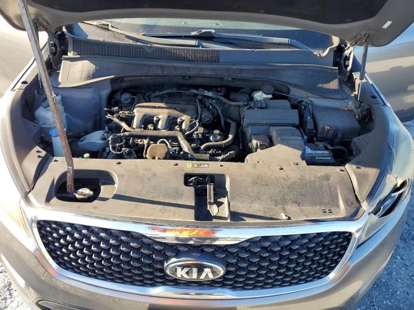 2016 KIA SORENTO L / LX