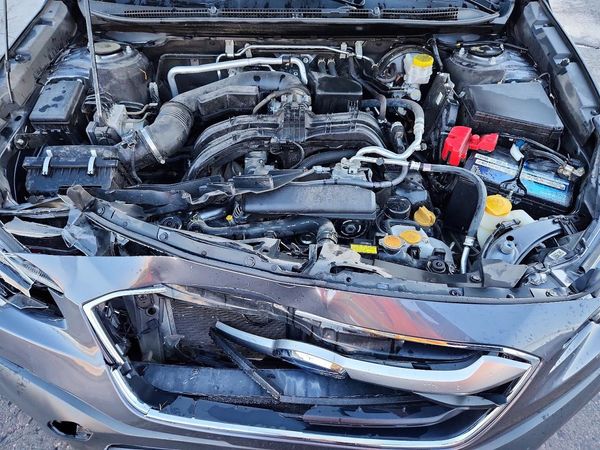 2022 SUBARU OUTBACK — Engine bay