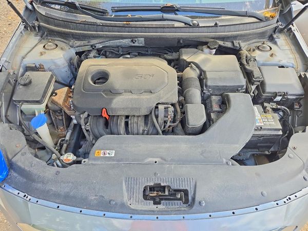2015 HYUNDAI SONATA SE, ECO — Engine bay