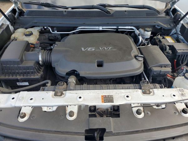 2018 CHEVROLET COLORADO LT — Engine bay