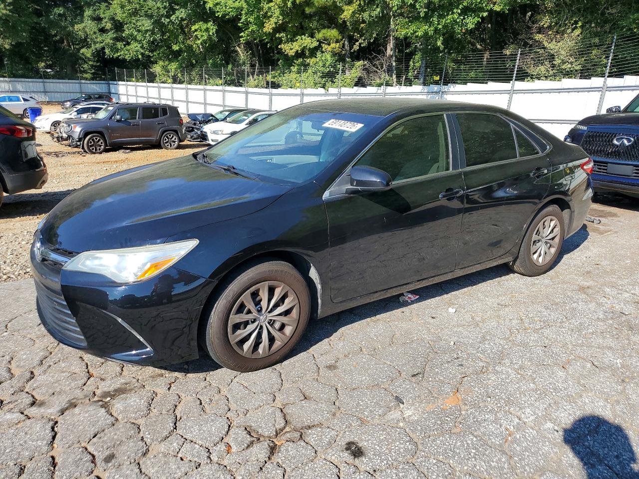 2015 TOYOTA CAMRY — Front 3/4